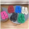 2023, zapatillas de diseñador de goma de verano para mujer, sandalias de suela blanda de Eva, ropa exterior, zapatos de playa, suelas gruesas antideslizantes multicolores