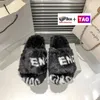 Med Box Paris tofflor Womens Fashion Allover Logo Furry Slide Sandals Rubber Luxury Designer Moccasins Casual Outdoor Lady Shoes Storlek 35-40