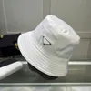 남자를위한 사계절 디자이너 양동이 모자 여자 거꾸로 삼각형 편지 수 놓은 모자 Casquettes 여름 어부 모자 패션 인색 한 모자 멀티 스타일