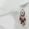 Dange oorbellen onregelmatige retro -stijl rode kralen sieraden Tibetaans zilver lange kwastje vrouwen accessoires kerstfeestjes geschenken m332