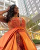 Oranje luxe kralen jumpsuits prom -jurken lovertjes een schouderhals over skirt avondjurken Appliqued sweep trein speciale gelegenheid formele slijtage plus maat
