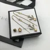 Orecchini a bottone in oro di lusso Designer per le donne Orecchini a cerchio Orecchini a forma di lettera Orecchini Gioielli con cofanetto Regalo di San Valentino Fidanzamento GE-0123