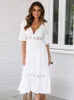 Sukienki swobodne Summer biała długa sukienka Kobiety boho puste patchwork sukienka z krótkim rękawem luźna sukienka moda moda moda elegancka sukienka 230316