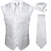 Gilet da uomo DiBanGu Classico Abito bianco Gilet Cravatta Set per uomo Sposo Homme Banchetto di nozze Festa formale Gilet da lavoro Cravatta Papillon 230331