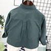 Kinderen shirts kinderkleding jongens shirts lange mouw lente herfst kinderen solide casual kinder shirt 2-10 leeftijden zakken witte baby blouses 230317