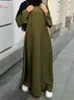 Etnisk klädmodem och satin sliky djellaba muslimsk klänning Dubai full längd flare hylsa mjukt glansigt abaya kalkon islam robe wy921 230317