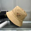 남자를위한 사계절 디자이너 양동이 모자 여자 거꾸로 삼각형 편지 수 놓은 모자 Casquettes 여름 어부 모자 패션 인색 한 모자 멀티 스타일