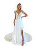 Очаровательные пляжные богемные свадебные платья A Line для невесты Плюс размер Спагетти-бретельки V-образным вырезом без спинки Кружева Аппликация Свадебные платья на заказ