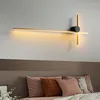 Lampada da parete Tutto in rame Post-moderno Soggiorno TV Sfondo Griglia Semplice Lunga striscia Luce Comodino camera da letto di lusso