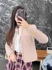 Diseñador de chaquetas para mujer Principios de la primavera 2023 Nueva pequeña fragancia Francés Versátil Lana rosa Tejido Tweed Abrigo corto Mujer 0LQ4