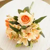 Flores decorativas Autumn Artificial Wedding Scene Decoration Roses do Dia dos Namorados Lily Fake Silk Bouquet Home Table Plant