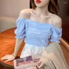 Bluzki damskie bluzka kobiety 2023 Summer seksowny elegancki pasek łańcucha perłowego z koszuli na ramię top flowane rękawy Krótkie solidne fałdy