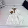 kızlar pembe tasarımcı yumuşak elbiseler 2023ss bebek kızları için yazlık polo elbise kısa kollu t gömlek elbise marka pileli nakış etekler yüksek son pamuk etek boyutu 80-120cm