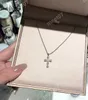 Cross Designer Necklace Women Classic Designers Luxury B Designer smycken hänge halsband för dam