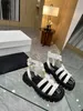 Clea Chunky Sandalet Tasarımcı Triomphe Gladyatör Sandalet Kadın Deri Balık Adam Ayarlanabilir Toka Kayış Slaytlar Terlik
