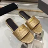 Summer Women's Garden Slippers Designer Diamond Leather Flat Sandals Comfortable and Durable Outdoor Beach Shoes