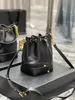 Luxury women's bag shoulder bag crossbody bag bucket bag diamond pattern drawstring design retro literary shoulder strap removable black / white 14.5 * 20 * 12CM