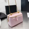 Feminino Bolinha dupla Bolsas femininas Estojo cosmético Cosmético de couro de cordeiro Ferragens de metal dourado Corrente matelassê Bolsas de ombro a tiracolo Bolsas ao ar livre Tendências Bolsa 17 cm