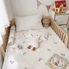 Sängkläder sätter koreanska quiltade spjälsarkbjörn olivkanin broderi baby barnsäng plåt bomull barn madrass spädbarn säng täckning tillåta skräddarsydd 230317