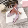 Amina Muaddi High Heels Sandals Crystal Rhinestone Pumps Buty sztyletowe ubiórki buty damskie satynowe palec stóp otwarty 9,5 cm luksusowe designerskie buty ślubne