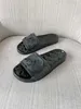 2023 mode sommar kvinnor glider gelé tofflor sandaler rensar pvc gummi kristall sandal skor retro plattform flip flops män platt glid lyx designer strandskor