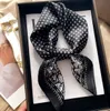 20Style 70-70cm designer bokstäver tryck blommig silkescarf rand pannband för kvinnor mode långa handtag väskor halsdukar axel tote bagage band headwrap