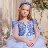 Tiere Flower Girls Dresses 2023 Baby Blue Ruffles Ball Bead Bead Kids Ordal Vontal Half Sleeve Princess Child Provession Victure GJ0318