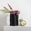 Vasen, schwarze Vase mit grober Textur, modernes, einfaches El-Modell, Zimmer, Zuhause, Veranda, lebende Ornamente