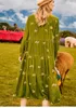 Vestidos casuais estilo rua oliva verde pequeno cano colarinho de seda feminino outono e inverno flor solto vestido bordado s-xl