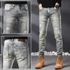 Светлые красивые серые джинсы Мужские весенние и летние стройные упругие прямые штаны 2022