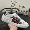 Beroemde Designer Mannen Vrouwen Casual Schoenen Des Chaussures Platfrom Sneakers Espadrilles Schoen Met Doos ACE Borduurwerk Bee Tiger Snakes Lederen Trainers