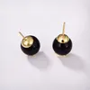 Charme de gemme de raisin noir pour les femmes Boucles d'oreilles élégantes dodues lisses Party Club Gift Ear Stud