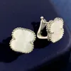 Collane con ciondolo a forma di trifoglio di lusso Orecchini a forma di fiore Designer Van Stud Donna Fashion Ear Clip Jewelry Women Cjeweler