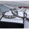 2023 Designer Nieuwe sieraden Square Bracelet met gesneden patroonzilver voor vrouwen en mannen