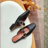 Tofflor Retro Hanged Metal Shoes Woman 2023 Spring Summer äkta läder Kvinnor Flat Fashion Basic Working Mules