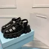 Mocassino da donna di design Scarpe casual Fondo spesso Triangolo in pelle Nero Monolite da donna Nero Cloudbust Outdoor Classico Triangolo P Mocassini Scarpe opache Taglia 34-41