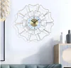 Wall Clocks Modern Personality Fashion Wrought Iron Store El Bar Hanging Crafts Home Background Sticker Decoration