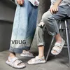 Sandales Sandales de plage d'été pour hommes Plate-forme de couple Nouveau dans des chaussures de luxe décontractées pour hommes avec livraison gratuite Meilleures ventes en 2023 Produits