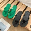 Zapatilla de diseñador Zapatillas de mujer de lujo Zapatillas de casa clásicas Diapositivas Material Sandalias de moda de goma Chanclas impermeables antideslizantes para exteriores Zapato de viaje de verano