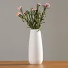 Vase à fleurs décoratif moderne et minimaliste en céramique, Arrangement de fleurs créatif pour salon, décoration de maison blanche