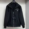 Jacketshoodies Prad Mens Jacket Windendaar Dunne jassen met letters omgekeerde driehoek Men vrouwen waterdichte jas lente herfst kleding jassen uit