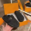 2023 Mannen Gemakkelijk Slides Gezellige Comfort Mules Womens Luxe Leer Platte Slippers Platform Sandaal Mode Zomer Bloemen Schoenen Maat 35-45