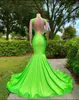 2023 Luxe groene prom -jurken kristal kralen Rhinestone Orange Deep V nek avondjurk Mermaid Formele feestjurken Open achterste mouwloze GJ0318