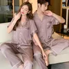 Vêtements de nuit pour femmes été Couple glace soie Jacquard Satin pyjamas ensemble amoureux hommes femmes à manches courtes chemise pantalon Homewear vêtements de nuit