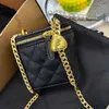 23P Femmes Designer Vanity Mini Box Sac Crush Coeur Perle Perle Caviar Cuir De Veau Cosmétique Cas Or Métal Matériel Chaîne En Métal Bandoulière Sac À Main D'épaule 11.5CM