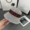 Desingers Bucket Hats Luxurys Wide Brim Hats Solid Color Letter Sunhats Fashion Party Trend Travel Bucket Hats High Quality Hundred Hat Very Good 3 Styles22135