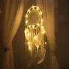 装飾的な置物ファンシードリームキャッチャーLED STRING HOLLOW HOOP SUN LACEペンダントフェザー
