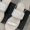 Varumärkesdesigner Womens Sandals 2023 Platta botten sommarskor C Högkvalitativ äkta läder Casual Sandaler 10A i en låda storlek 35-41 läder i ruta 10a