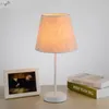 Lampade da tavolo Moderna semplice lampada in legno Paralume in tessuto per soggiorno Comodino Camera da letto Decorazione Matrimonio Illuminazione domestica creativa