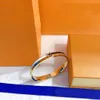 Projektant Banles Luxury Bracelets Bangle Europe Europe America moda styl czarno -biały szwy kobiety Bolek ze stali nierdzewnej ślub biżuteria prezentowa